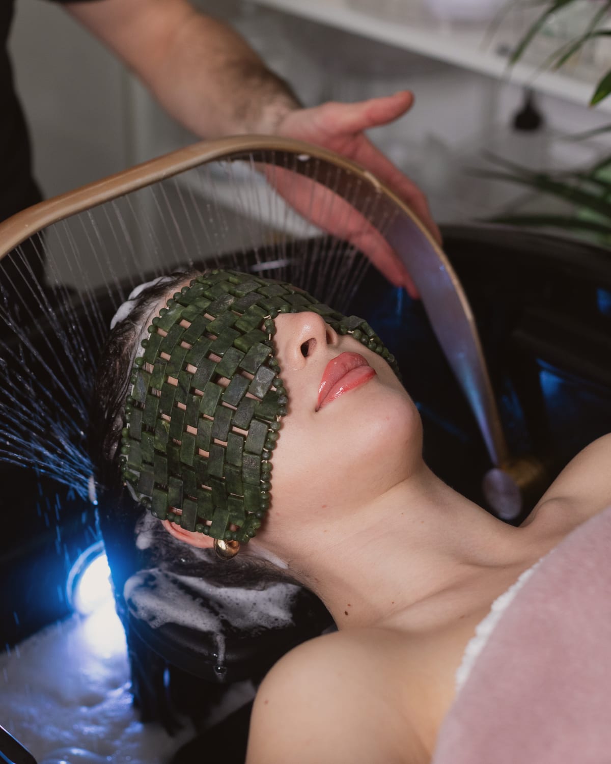 Head Spa Wasserfall-Ritual mit Jade-Augenmaske